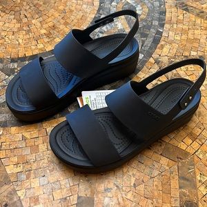 NWT Crocs Low Wedge Sandal